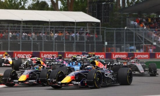 Mercedes-conflict barst los in Canada: Russell wint, Antonelli eist straf