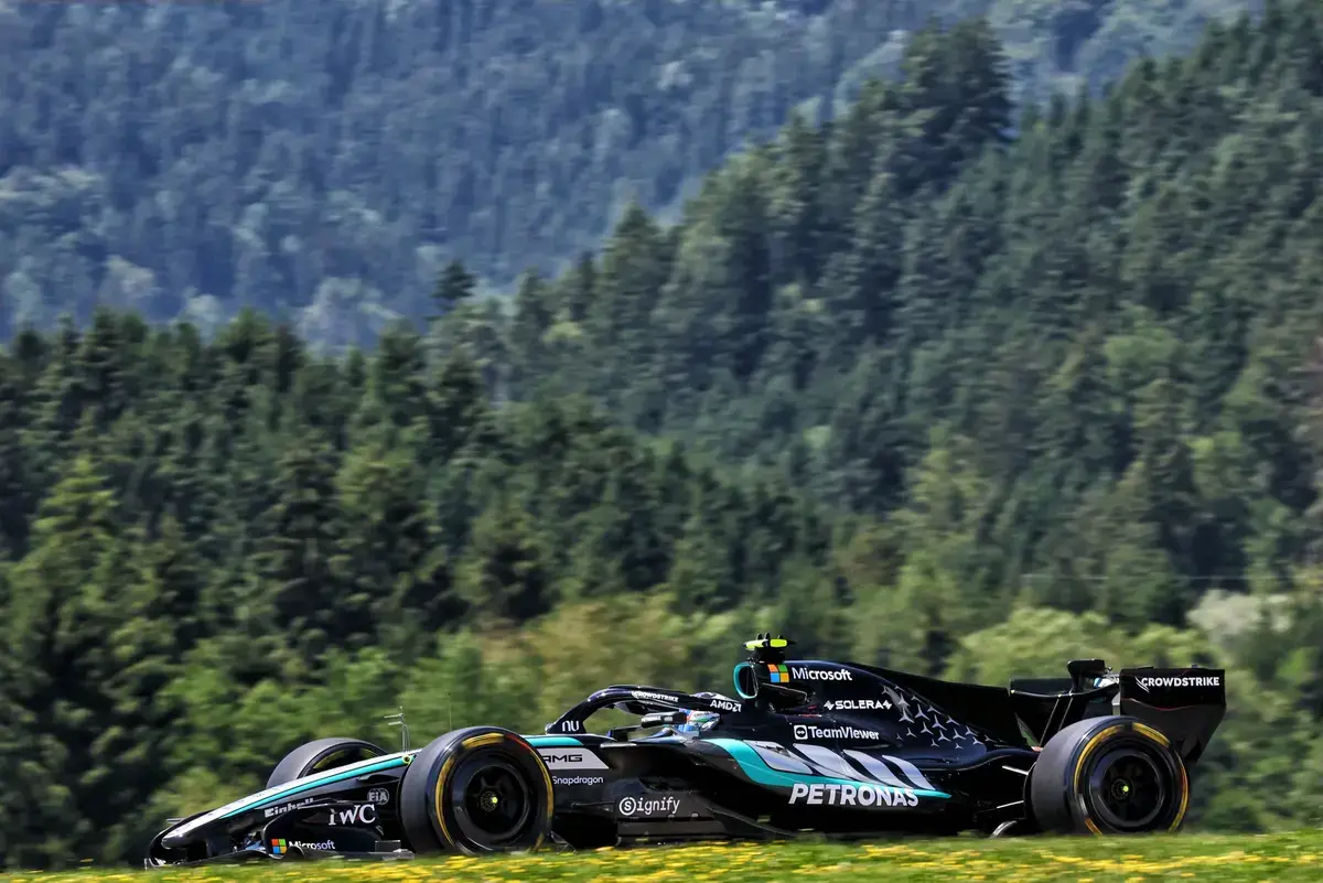 Antonelli snelste in VT1 Oostenrijk, Verstappen en Norris kampen met technische problemen