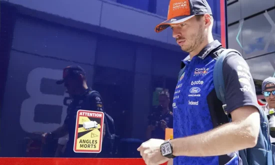 Verstappen en Sainz opgeroepen door stewards na incident VT1 Hongarije