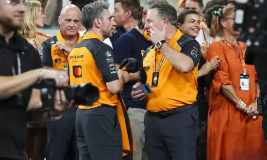 Verwarring bij McLaren over motorupdate: Brown en Stella spreken elkaar tegen