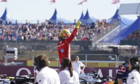 Volledige aangepast startgrid British GP sprint: Coureur vanuit de pitstraat