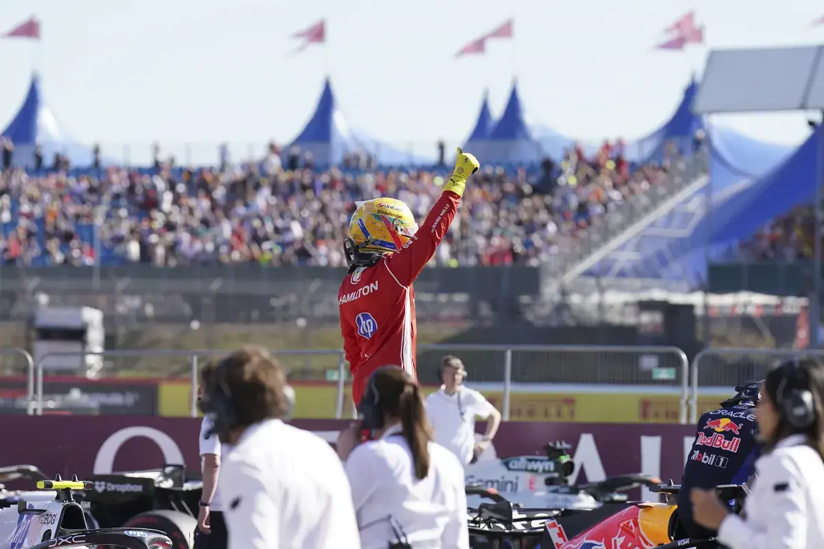 Volledige startgrid British GP sprint: Hamilton voor Antonelli en Verstappen