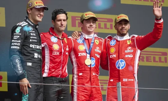 Hamilton behoudt derde plaats na berisping voor gele vlag overtreding op Silverstone