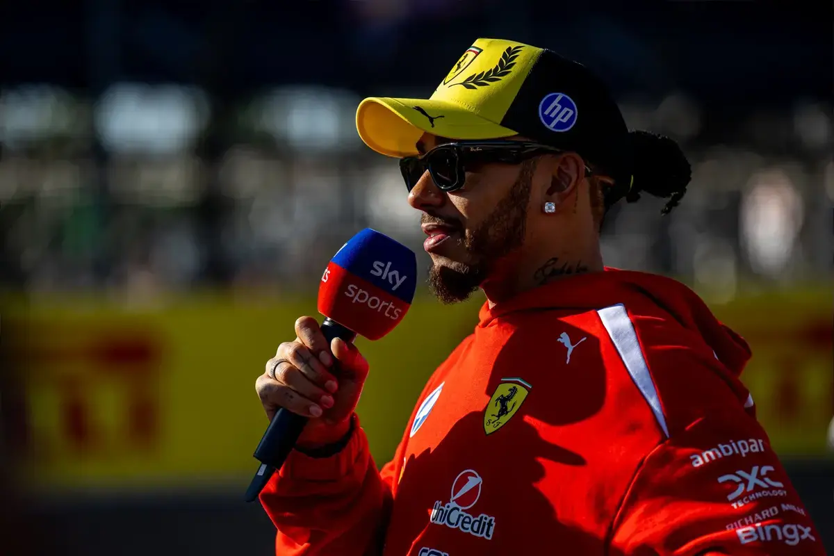 Hamilton waarschuwt: Ferrari verliest op Silverstone mogelijk twee keer zoveel als in Oostenrijk