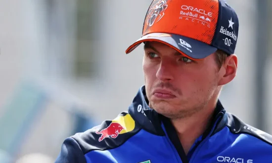 Rode vlag Zandvoort: Verstappen klapt in openingsronde tegen de muur