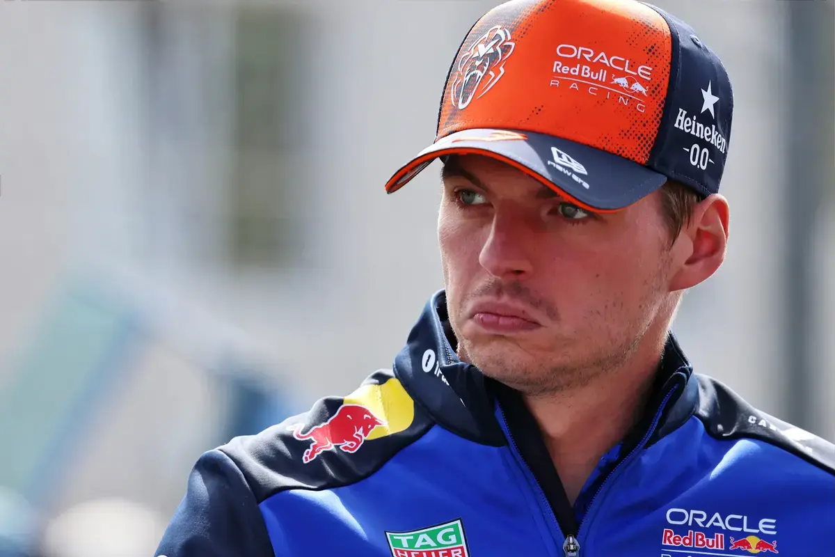 Rode vlag Zandvoort: Verstappen klapt in openingsronde tegen de muur