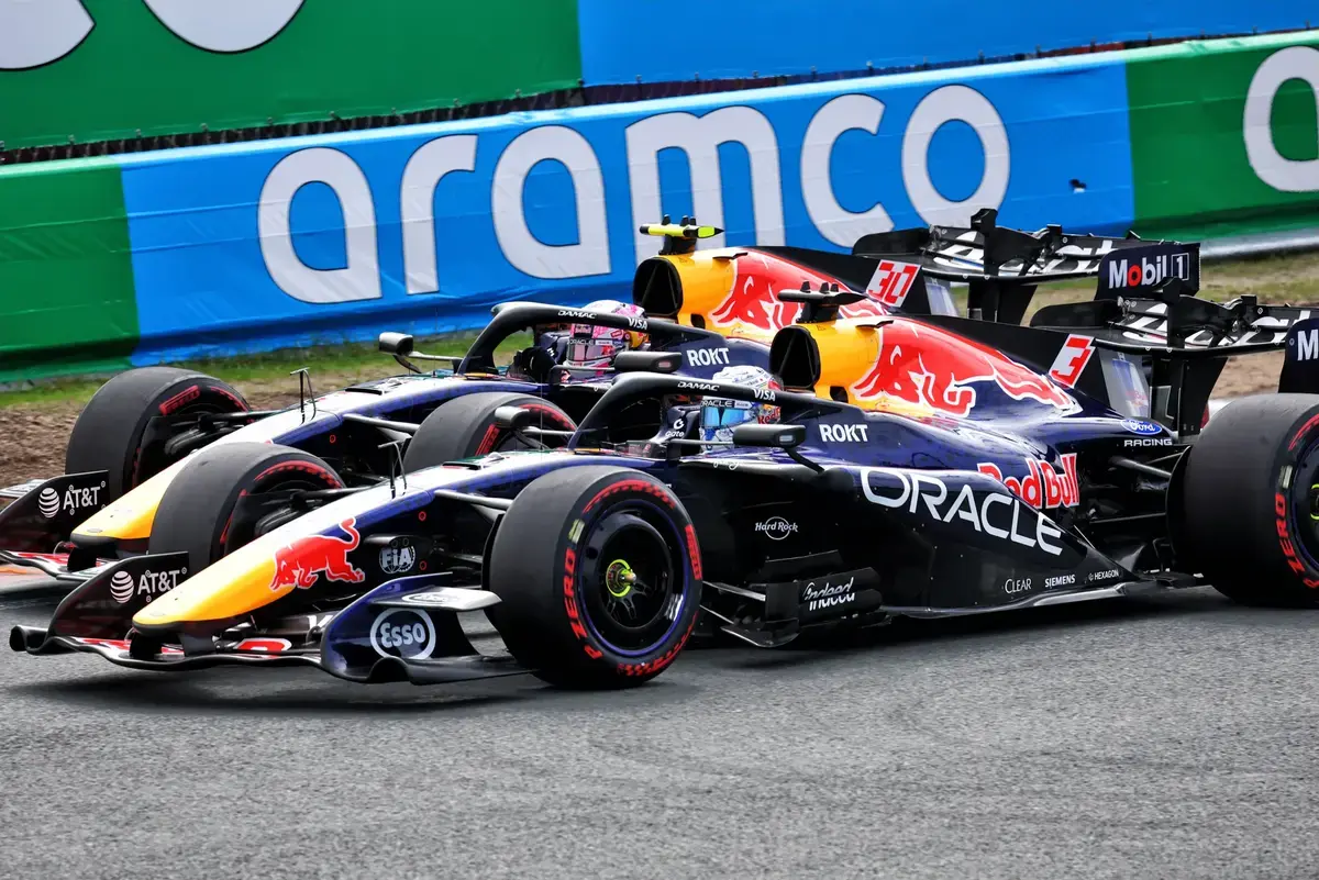 Verstappen neemt schuld op zich voor crash tijdens laatste Dutch GP