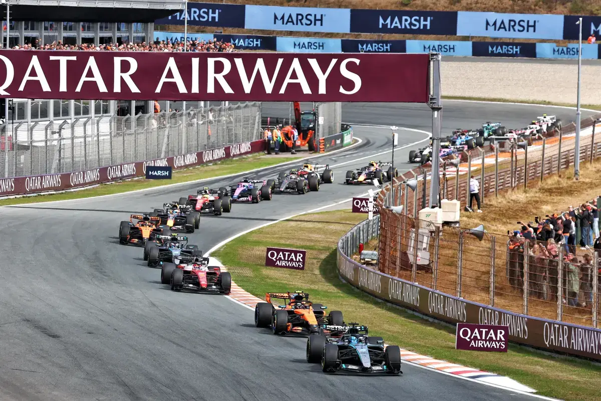 Uitslag sprintrace Dutch GP: Russell wint op Zandvoort, Leclerc pakt tweede plek van Norris af