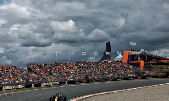 Verstappen elfde in vrije training Dutch GP, Antonelli pakt toptijd in Zandvoort