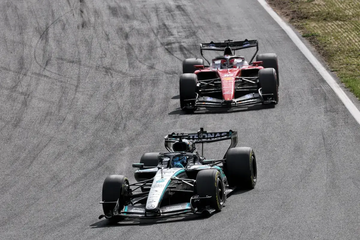 WK-stand na Dutch GP: Russell pakt tweede plek terug van Hamilton