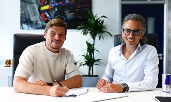 Max Verstappen verlengt contract bij Red Bull Racing tot en met 2030