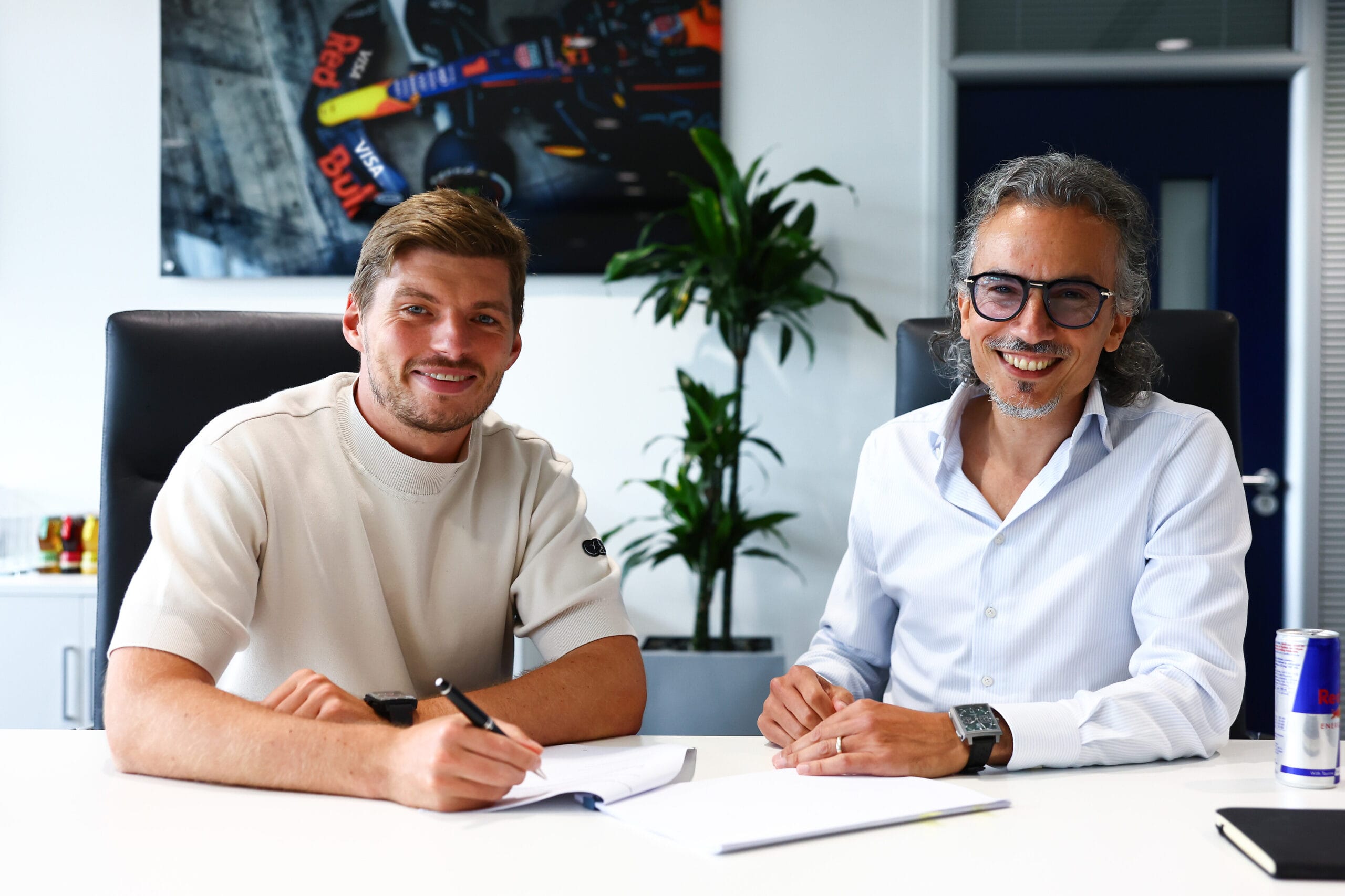 Max Verstappen verlengt contract bij Red Bull Racing tot en met 2030