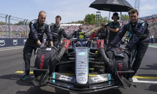 James Allison legt uit waarom Mercedes achterloopt met updates