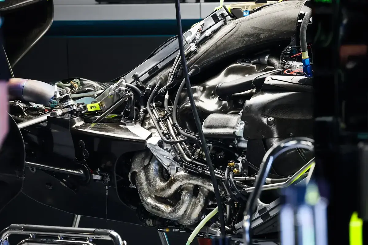 Mercedes legt uit waarom McLaren, Alpine en Williams minder motorvermogen krijgen