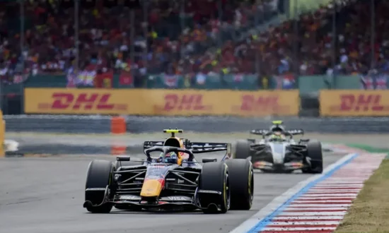 Red Bull moest Macarena-vleugel aanpassen na twee crashes Verstappen