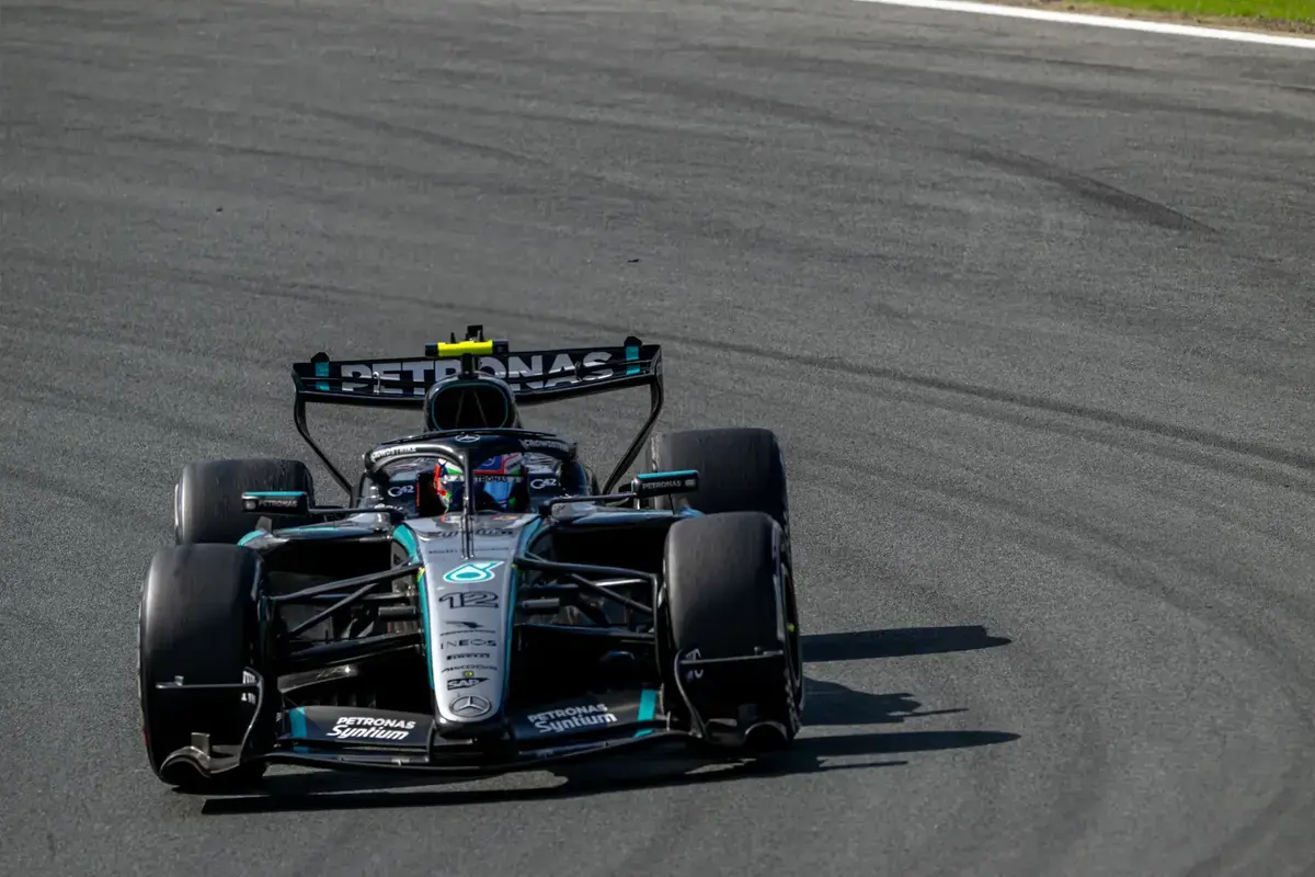 Mercedes voert nieuwe motorupgrade nog niet in bij Antonelli op Monza