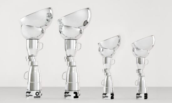 Trofee GP Italië 2026 op Monza lijkt op stapel kopjes en schaaltjes