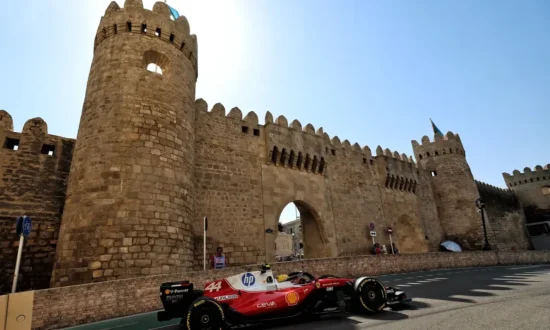 Hamilton krijgt tweede reprimande van het seizoen na Baku-incident met Lawson