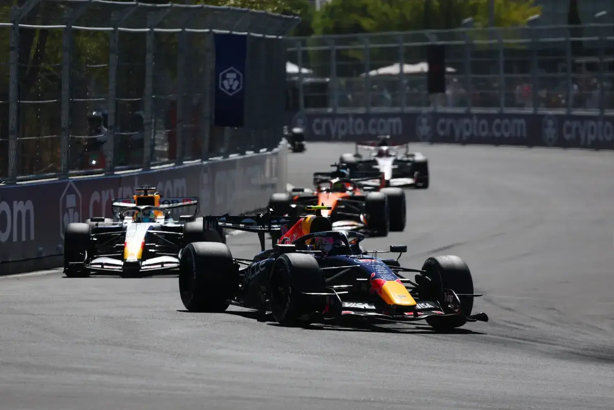 Lawson wacht nog dagen op zijn zitje, Leclerc krijgt gridstraf en SharkNinja stapt in bij McLaren | F1Head Recap