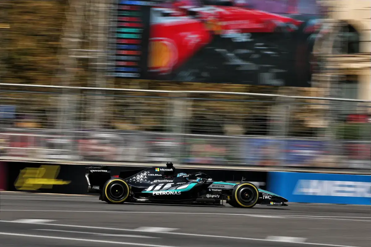 Uitslag kwalificatie Azerbeidzjan GP: Russell pakt pole voor Leclerc en Piastri