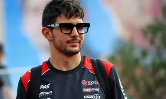 Ocon explodeert na kwalificatie in Baku: ‘Ik verdien dit niet’