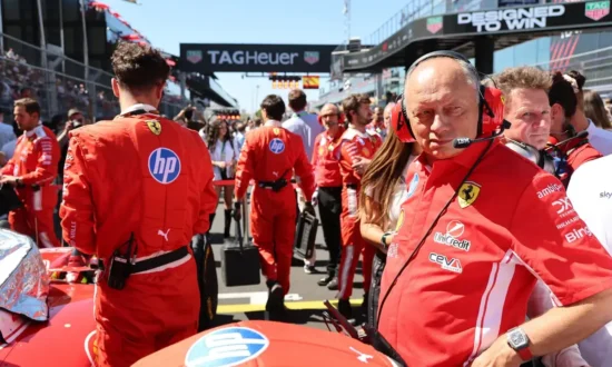 Ferrari blijft SF-26 ontwikkelen ondanks kansloze titelstrijd, zegt Vasseur