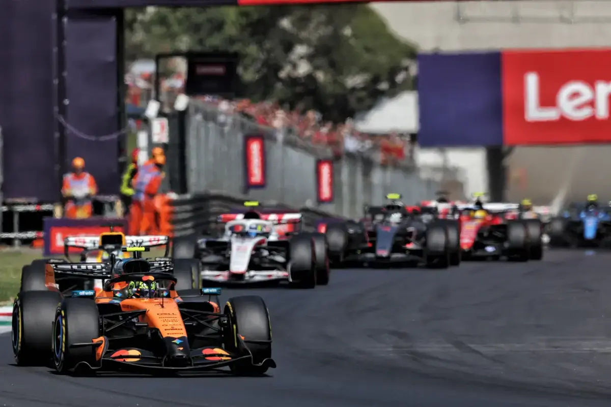 Lando Norris compleet uitgeput na Monza: ‘Ik zie sterretjes’
