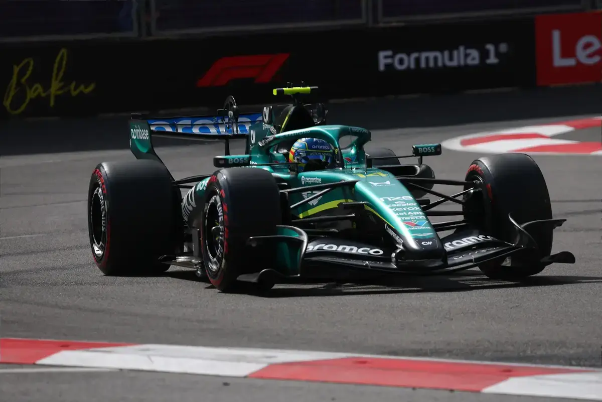 FIA legt Fernando Alonso extra straf op voor Azerbaijan GP, Aston Martin naar 50 strafplaatsen