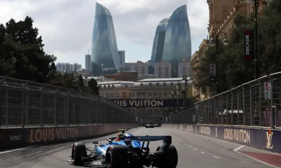 Nieuw Williams-chassis brengt Sainz naar Q3 in Baku, zelf noemt hij het boven verwachting