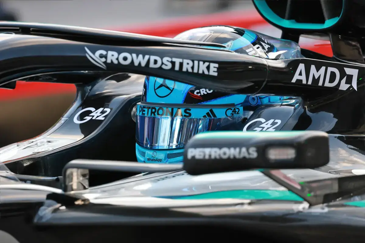 Uitslag Azerbeidzjan GP: Russell wint van Verstappen met 0,1 seconde in Baku