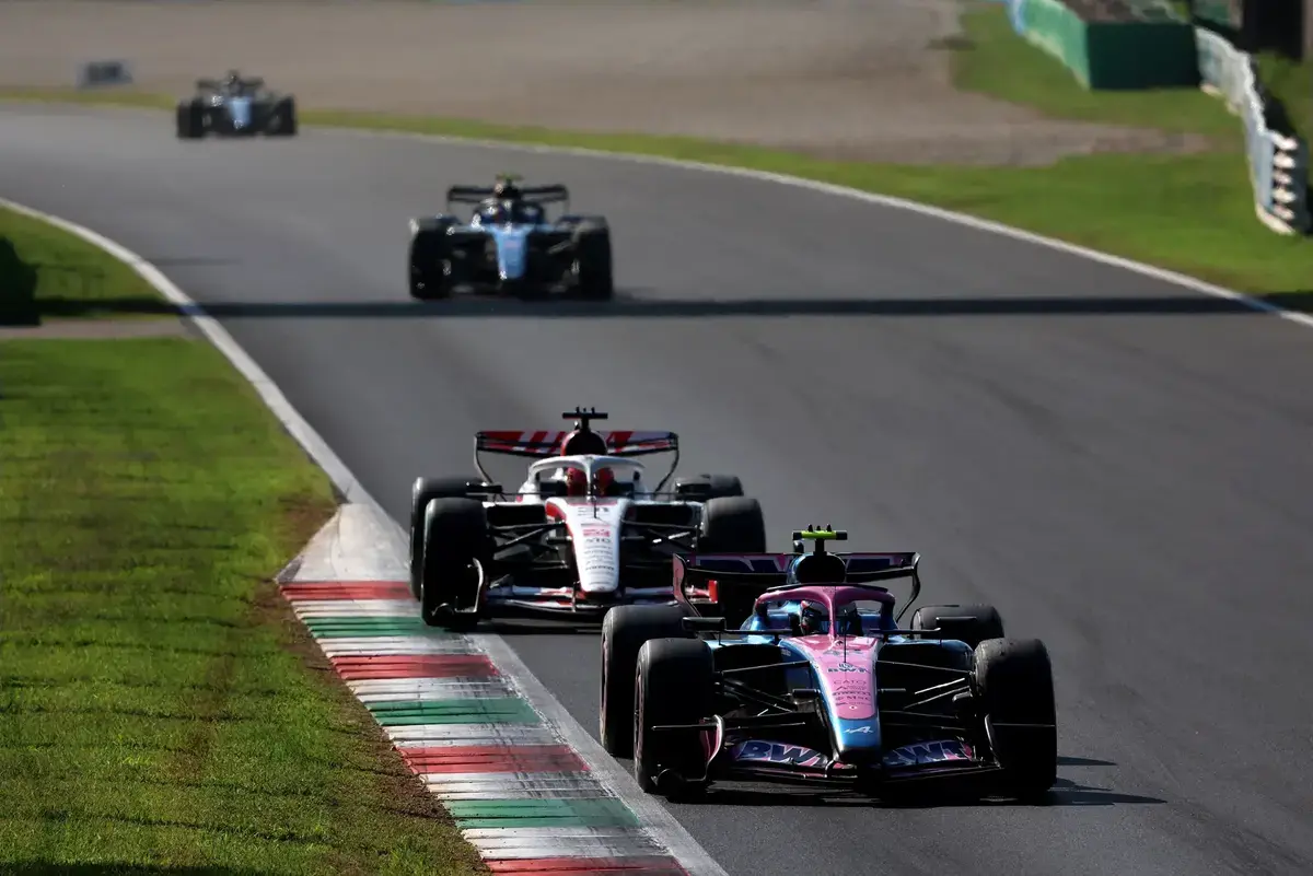 Colapinto en Perez krijgen reprimande van FIA na pitexit-overtreding op Monza