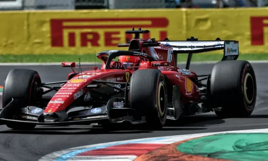 Charles Leclerc crasht hard bij GP Italië op Monza, race stilgelegd met rode vlag