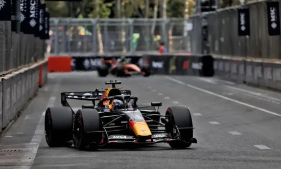 Villeneuve steunt Red Bull na Azerbeidzjan GP: geen wissel Verstappen-Hadjar was ‘perfect’