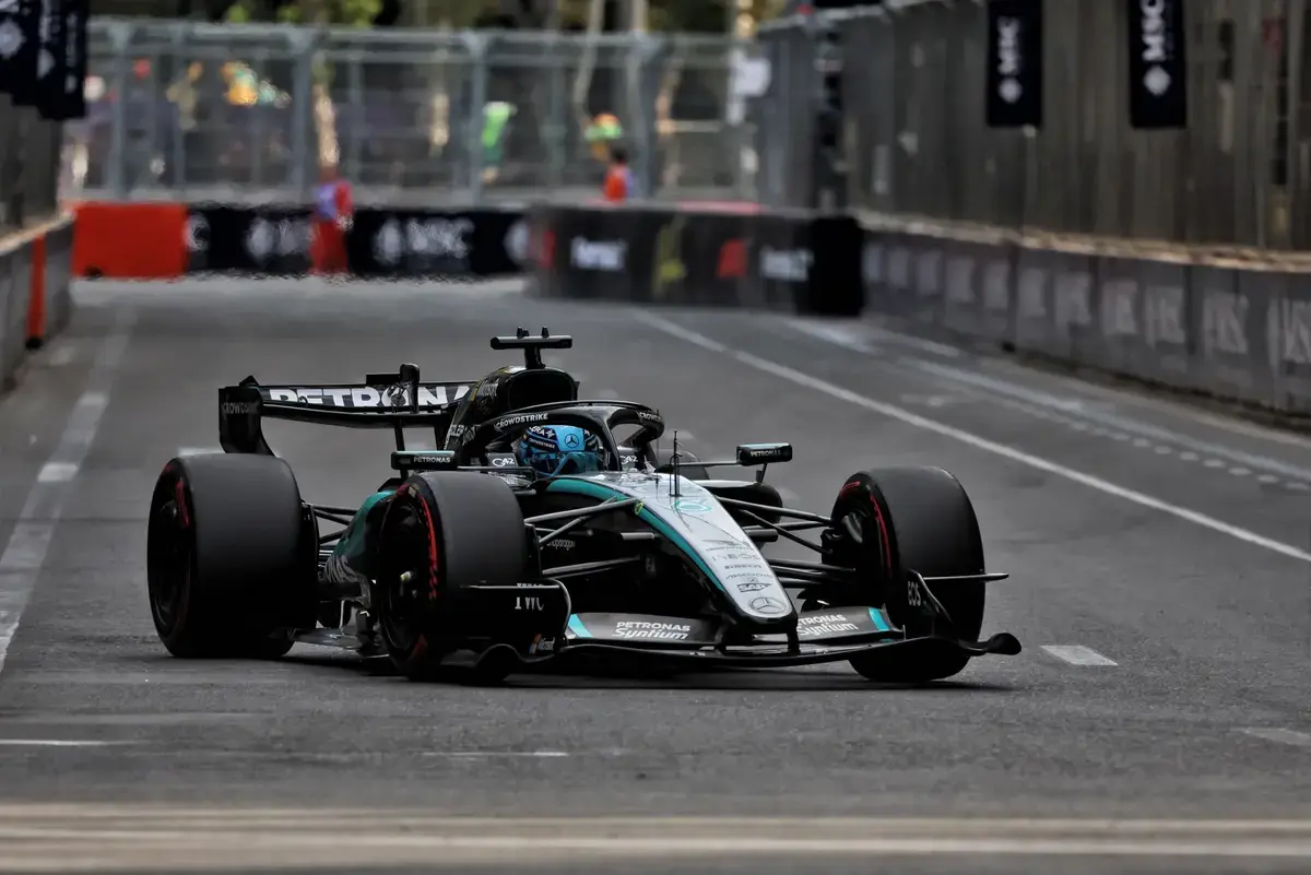 Russell: 'Crunch time' in titelstrijd na grand chelem in Baku