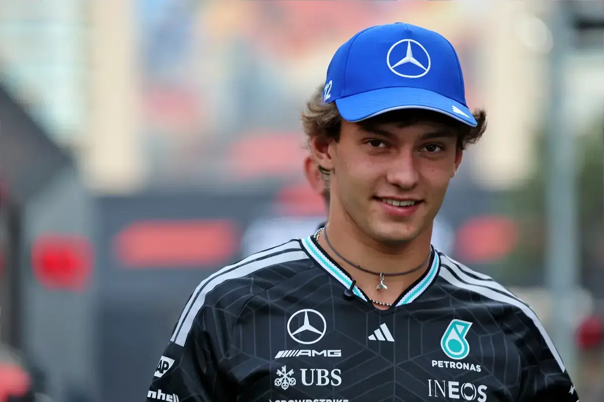 Schiff ziet Antonelli stijf rijden onder de druk van de titelstrijd