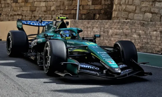 Mercedes vergelijkt in Singapore de upgrade met de oude specificatie, Russell start achteraan en Alonso rijdt mogelijk de Dakar | F1Head Recap