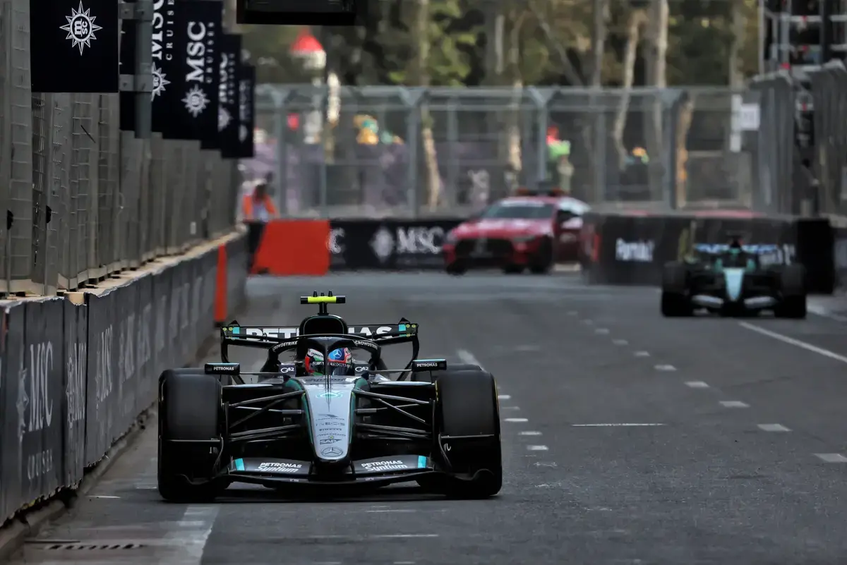 Geen straf voor Antonelli ondanks rokende motor in Baku