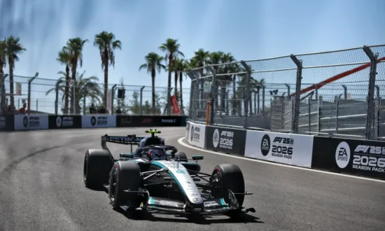 Mercedes dubbel in de problemen: ook Antonelli moet langs stewards