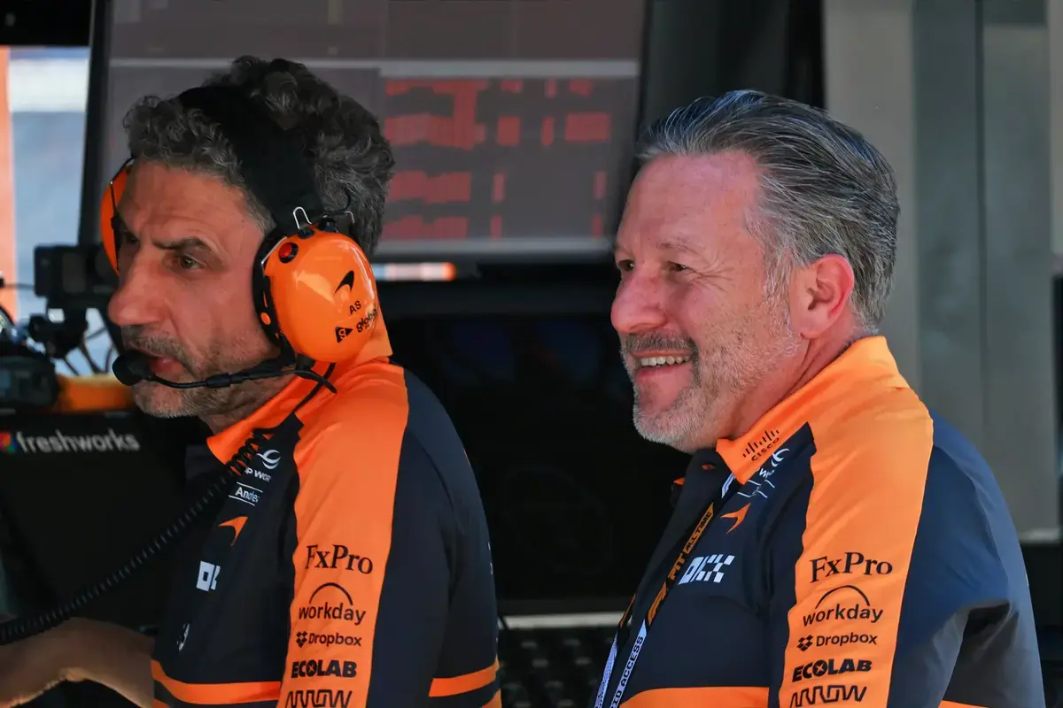 McLaren voert druk op Red Bull op na publiek gesprek tussen Lambiase en Zak Brown