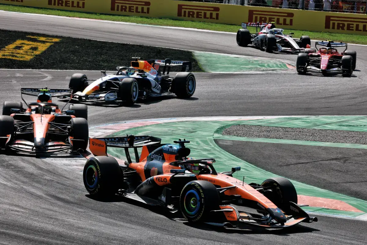 Rosberg wijst op contractclausule van Piastri bij vraag om McLaren-teamorder