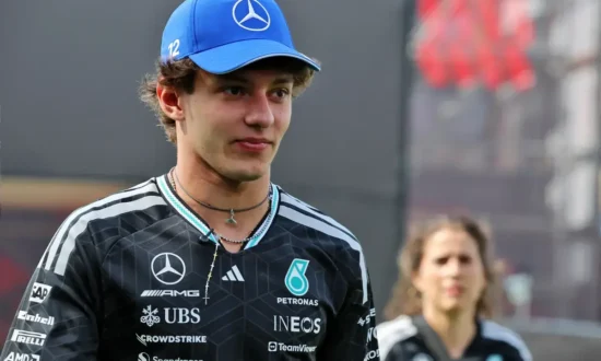 Antonelli geeft zijn fout toe: ‘Ik liet hem er meteen door’