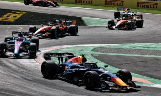 Verstappen: ‘Topsnelheid was vandaag niet onze vriend’ na P3 op Monza