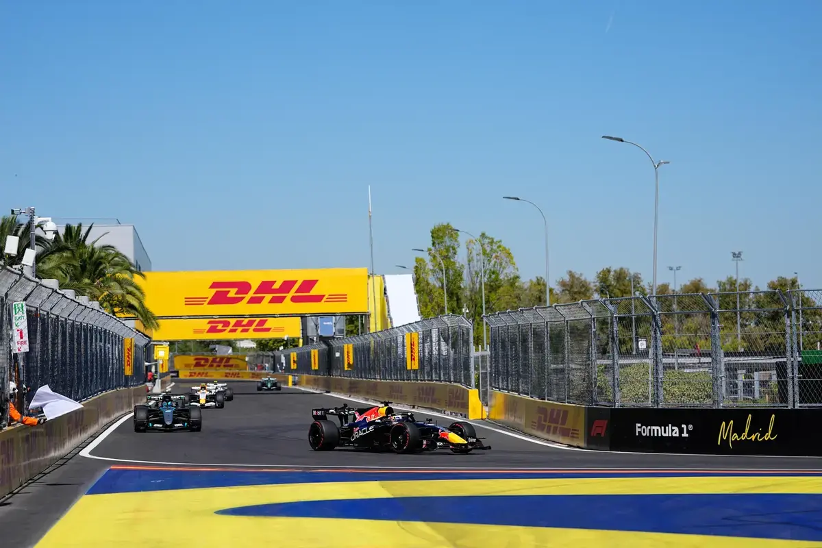 Kwalificatie Spaanse GP: Verstappen pakt pole, Russell en Sainz onder de loep bij stewards