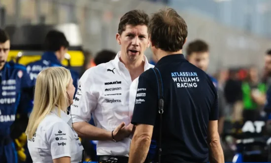 Williams halveert verlies, maar kas krimpt