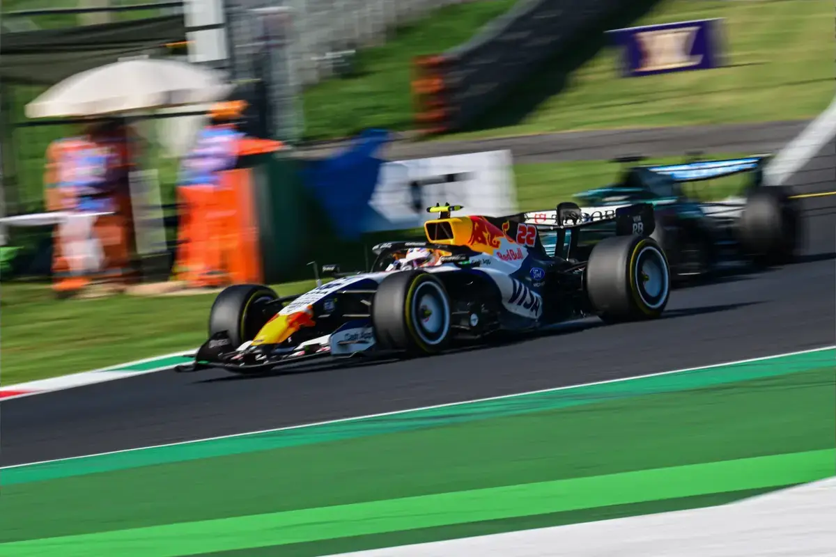 Tsunoda geeft toe: 'Ik bleef gewoon SM vergeten' op Monza