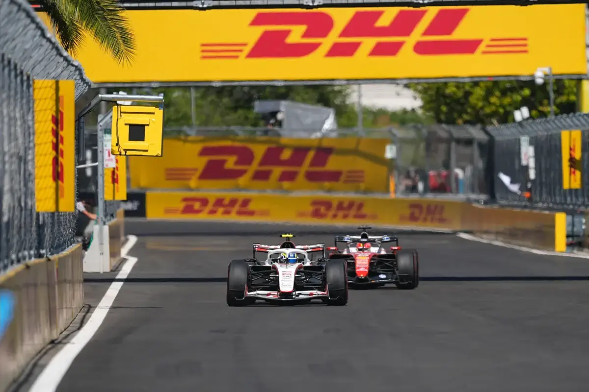 Mekies bevestigt Verstappens klacht, Aston Martin vreest Alonso-vertrek en Monaco krijgt een sprint | F1Head Recap
