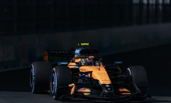 Lando Norris test McLaren MCL-HY hypercar op Portimao voor Grand Prix van Azerbeidzjan