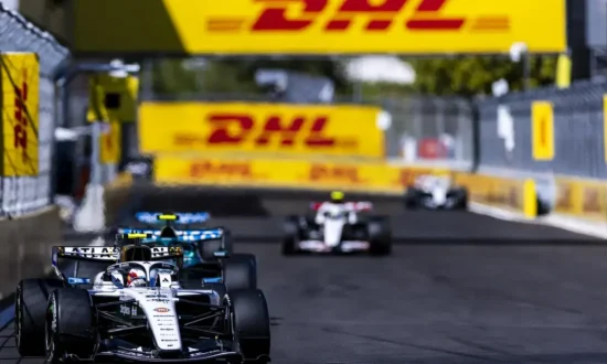 Sainz haalt uit naar Alonso: ‘Hij krijgt me altijd bestraft’