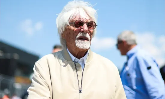 Ecclestone ontkent arrestatie, Verstappen kritisch op Red Bull