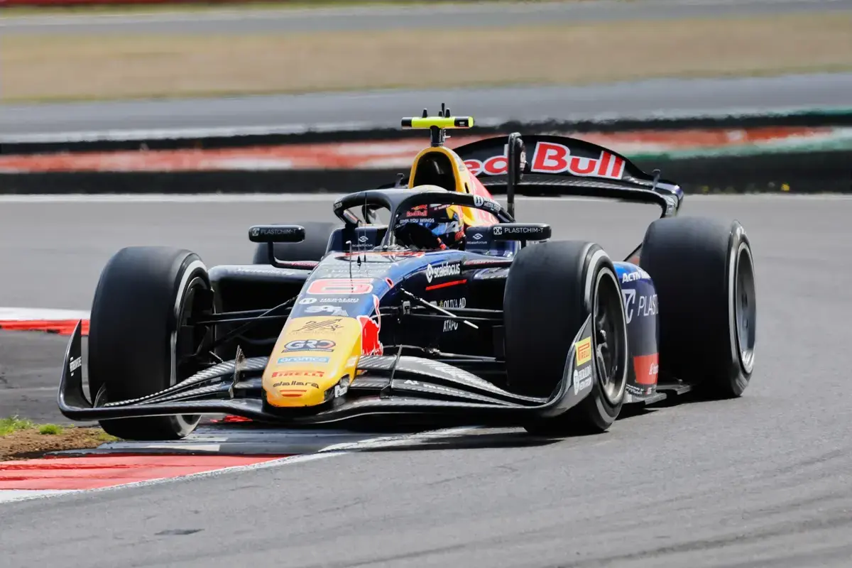 Monza: Camara pakt pole, titelleider Tsolov moet achter teamgenoot starten